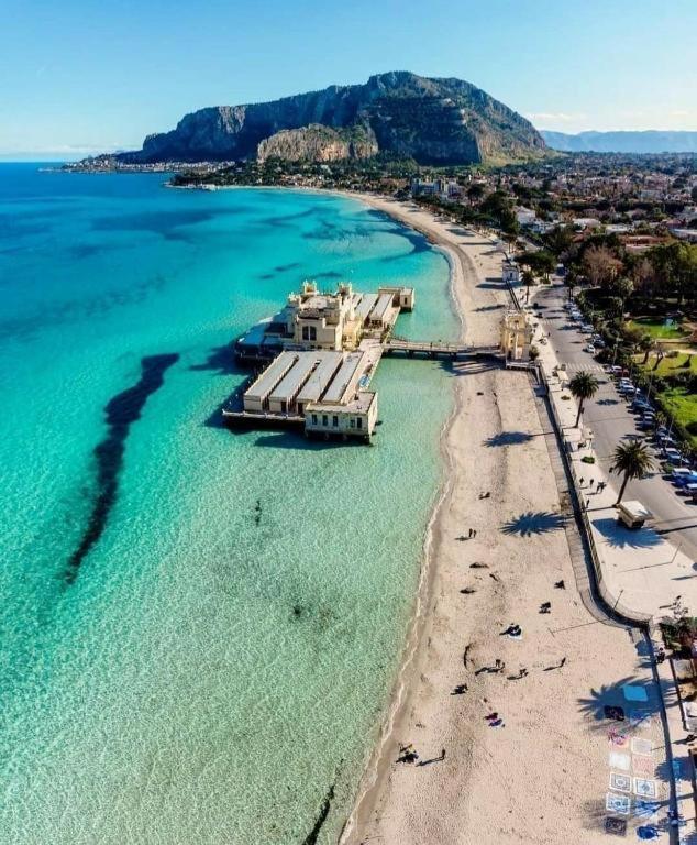 Appartamento Stazione Centrale Palermo Luaran gambar